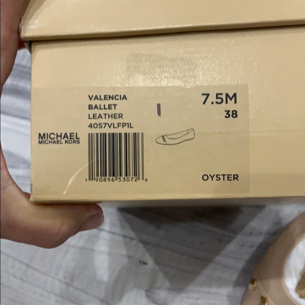 Michael Michael Kors Valencia Ballet Shoes… - Picture 2 of 7